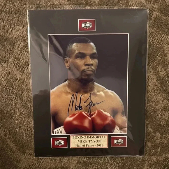 Boxing Immortal Mike Tyson Signed Photo - Picture 1 of 1